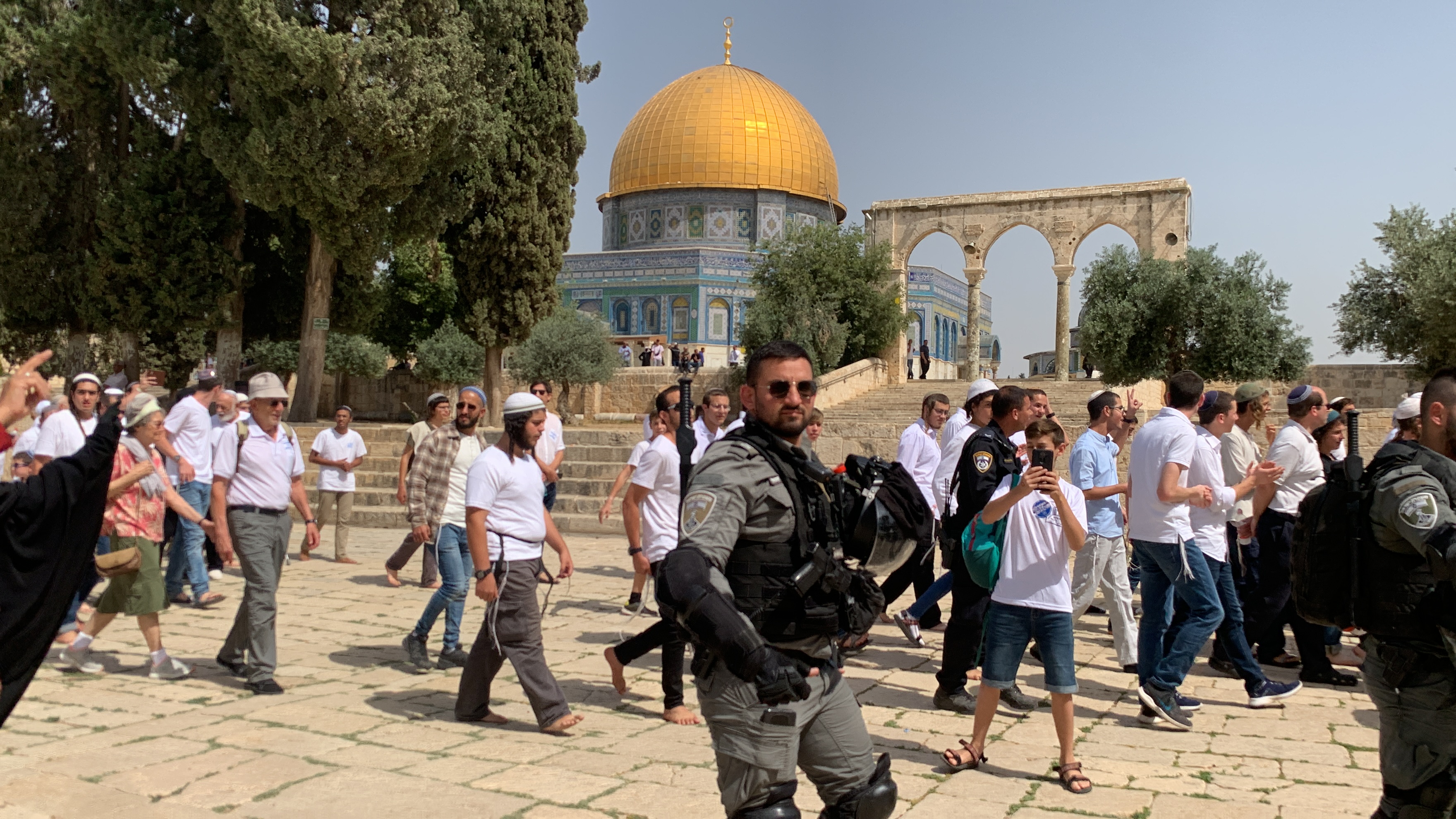  مُستعمرون يقتحمون المسجد الأقصى